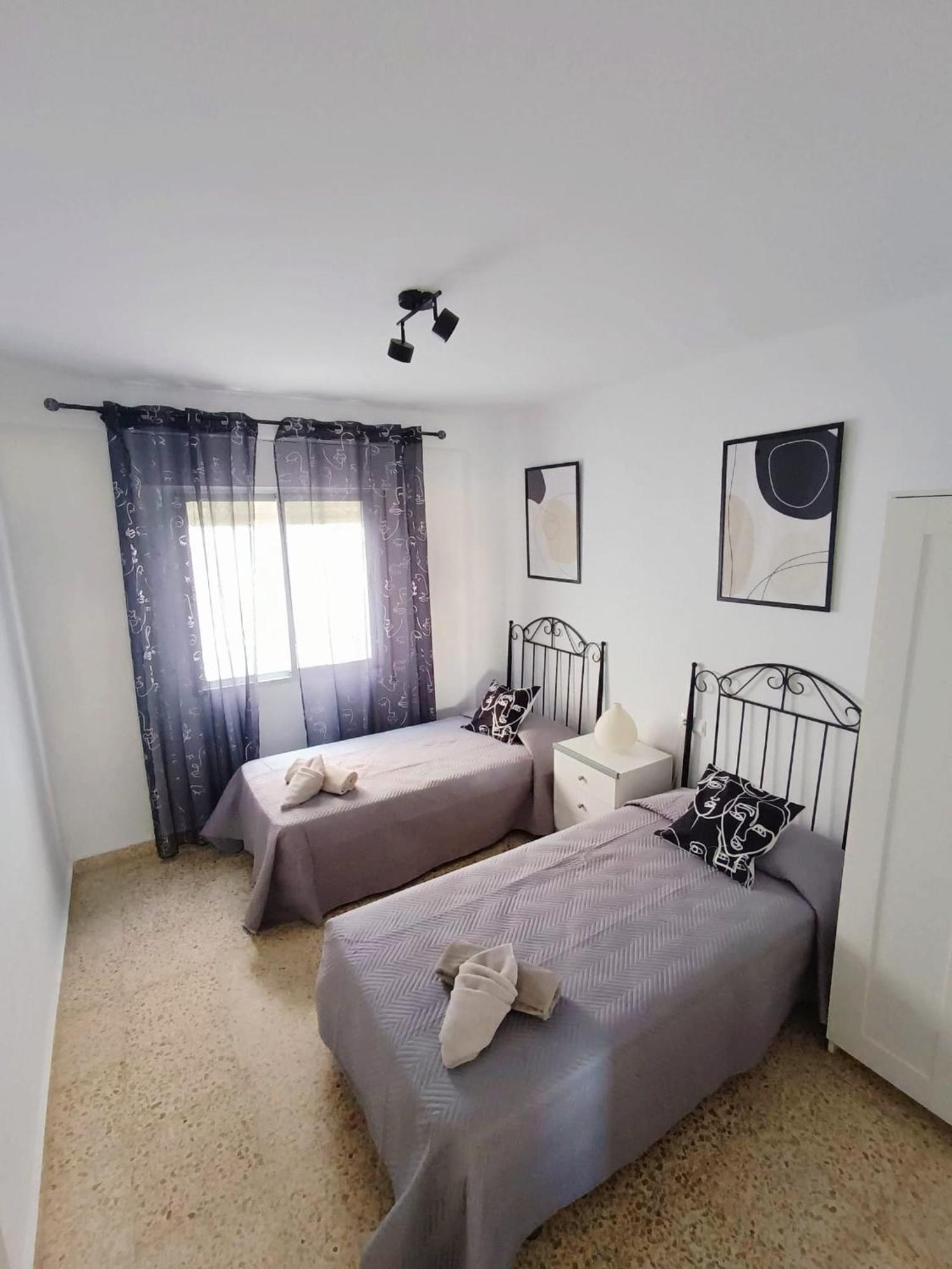 Apartamento Alarve Нерха Екстериор снимка